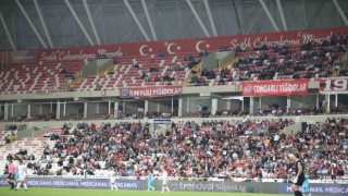 Sivassporlu taraftarlar Antalyaspor maçına ilgi göstermedi