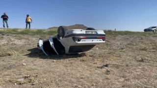 Takla atan otomobilde 4 kişi yaralandı