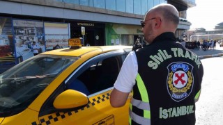 Taksimde ticari taksi denetimi: Kemer takmayan şoförlere ceza yağdı
