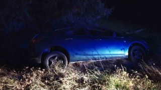 Tarlaya uçan otomobilden burnu bile kanamadan kurtuldu