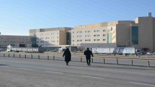 Tatvan Devlet Hastanesine atanan doktorlar hasta kabulüne başladı