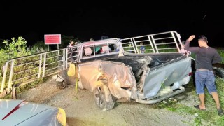 Taylandda yük treni, işçi taşıyan kamyonete çarptı: 8 ölü