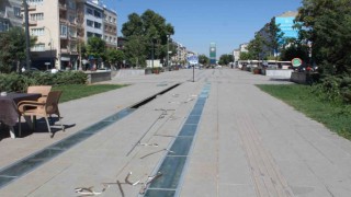 TCDD Hatboyu Yürüyüş Yolundaki camlar yenileriyle değiştiriliyor