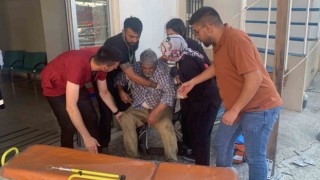 Tedavi sonrası hastane bahçesinde kalan yaşlı adam bakım merkezine götürüldü