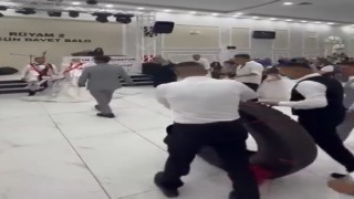 Tır şoförü damada düğünde tır lastiği hediye ettiler