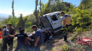 Tokatta işçileri taşıyan kamyonet uçuruma yuvarlandı: 1 ölü, 3 yaralı