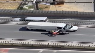 Trafik magandası tır sürücüsü kamerada: Motosikleti sopayla dağıttı