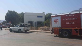 Trafo yangını korkuttu, belediye binası boşaltıldı