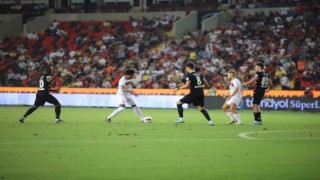 Trendyol Süper Lig: Gaziantep FK: 0 - Sivasspor: 2 (İlk yarı)