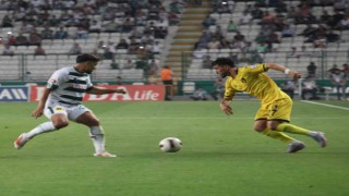 Trendyol Süper Lig: Konyaspor: 0 - İstanbulspor: 1 (İlk yarı)