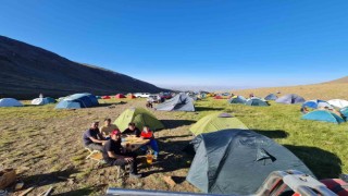 Türkiyenin en yüksek rakımlı dağcılık şenliği Erzincanda yapıldı