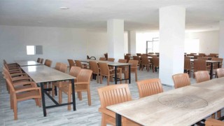 Tuşba Belediyesinden taziye evleri ile Kuran kurslarına masa ve sandalye desteği