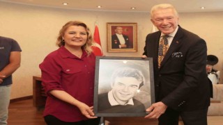 Uğur Dündara Altın Pişmaniye ödülü