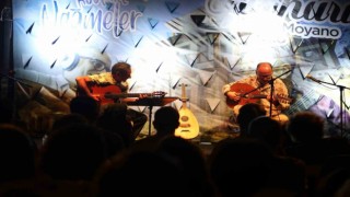 Ünlü gitaristten tarihi konakta muhteşem konser