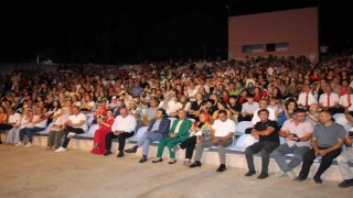 Ünlü Halk Müzisyeni Bedia Akartürk, Denizlililere unutulmaz gece yaşattı