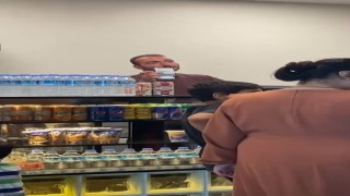 Ünlü ismi hastanenin kantininde satış yaparken görenler şaşkına döndü