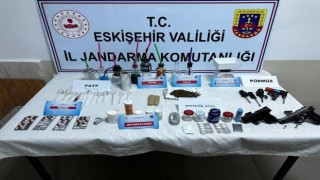 Uyuşturucu imalatı ve ticareti yapan şahıslar yakayı ele verdi