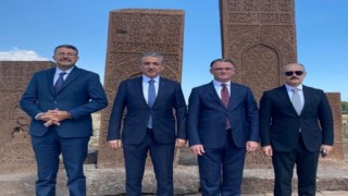 Vali Akkoyun, Malazgirt Zaferinin 952nci yıl dönümü etkinliklerine katıldı
