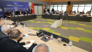 Vali Aydoğdu mahalle muhtarlarıyla bir araya geldi