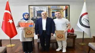 Vali Dağlıdan Samsunun gururlarına ödül