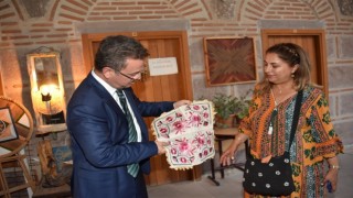 Vali Ünlü, tarihi Kurşunlu Hanı gezdi