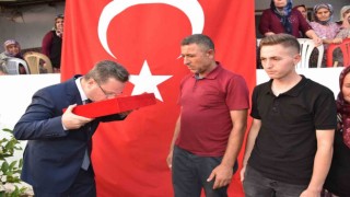 Vali Ünlüden ilk ziyaret Saruhan Bey Türbesi ve şehit ailesine