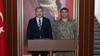 Vali Yılmaz’dan Garnizon Komutanına Hayırlı Olsun Ziyareti