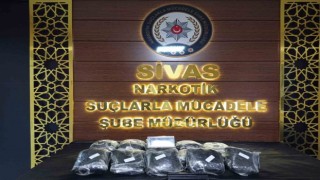 Valizden 10 kilogram uyuşturucu çıktı