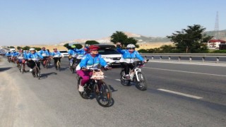 Van Gölü için pedal çeviren bisiklet tutkunları Bitlise ulaştı