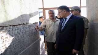 Van Valisi Balcı, Ayanıs Kalesindeki kazıları takip etti