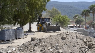 Yeni parklar Kuşadasına nefes olmaya devam ediyor