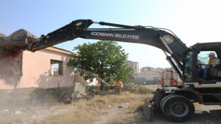 Yıldızevlerde ilk kepçeyi Başkan Çolakbayrakdar vurdu