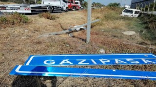 Yoldan çıkıp duvara çarpan otomobil sürücüsü yaralandı