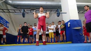 Yozgat Belediyesi geleceğin güreşçilerini yetiştiriyor