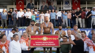 Yuntdağının başpehlivanı Ali Gürbüz oldu