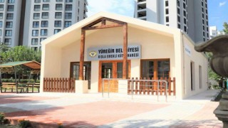 Yüreğirde emeklilere ‘Emekli Kütüphanesi açıldı