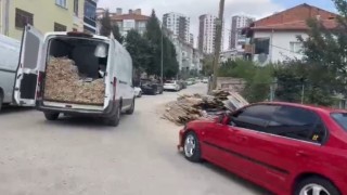 Zabıtalardan mahalle arasında seyyar satıcı operasyonu
