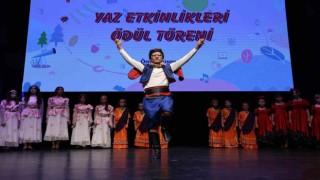 Zeytinburnu Belediyesinin düzenlendiği “Yaz ekinlikleri” ödül töreniyle tamamlandı