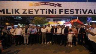 30. Uluslararası Gemlik Zeytini Festivali renkli görüntülerle başladı