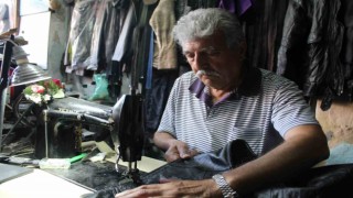 50 yıllık deri ustasından vatandaşlara ‘sahte deri uyarısı