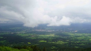 58 kilometrelik rota üzerinde birbirine bağlantılı 33 yayla ziyaretçilerine eşsiz bir doğa turu sunuyor