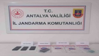 650 gram metamfetamin, 13 gram esrar ele geçirildi