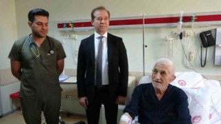 72 yaşındaki adama, çalışan kalpte bypass ameliyatı gerçekleştirildi