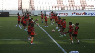 A Milli Kadın Futbol Takımı, Litvanya maçı hazırlıklarını tamamladı
