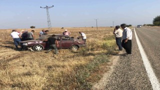 Adanada otomobil takla attı: 3 yaralı
