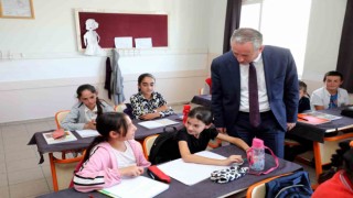 Ağrı Milli Eğitim Müdürü Kökrek, Tezerendeki okulu inceledi