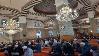 Aileler sabah namazında buluştu