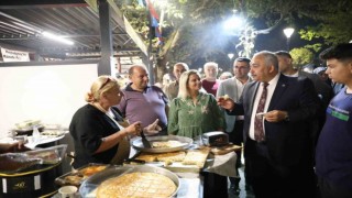 AK Parti İl Başkanı Çetin GastroANTEP stantlarını gezdi