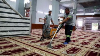 Akdenizde ibadethaneler temizleniyor
