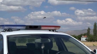 Aksarayda jandarma ekipleri trafiği helikopterle denetliyor